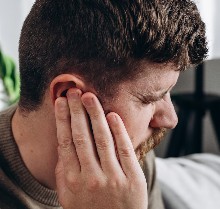 Что делать, если болит ухо?